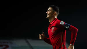 Cristiano Ronaldo hardloop op die sokkerveld — Cristiano ronaldo Muurpapier