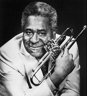 Dizzy Gillespie Swart-wit Portret — Honor Magic V Flip 2 Muurpapier