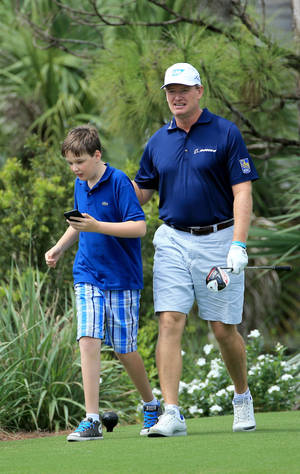 Ernie Els en Ben Els — Honor Pad 10 Muurpapier