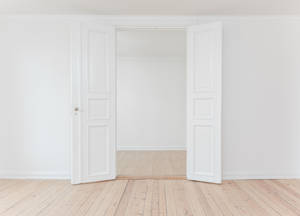 Minimalistiese Wit Kamer met houtvloer muurpapier — Surface Muurpapier