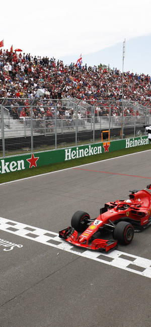 F1 iPhone Vettel Eindstreep — Samsung S23 Ultra Muurpapier