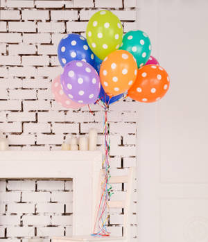 Gelukkige Verjaardag Stippeldruk Ballonontwerpe agtergrond — Galaxy Z Vou 6 Muurpapier