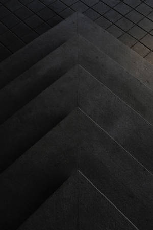 Geometriese Driehoek Sement Donker Modus — Swart Muurpapier