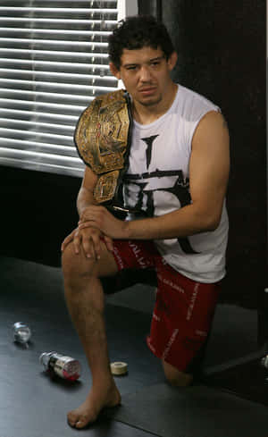 Gilbert Melendez Strikeforce Liggewig Kampioen Kniel — Lenovo Legion Y700 (Gen 4) Muurpapier