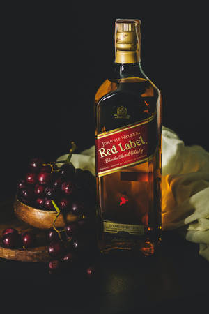 Hoë-end Rooi Etiket Whisky met Vars Kersies — Xiaomi Pad 7 Ultra Muurpapier