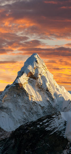 iPhone 13 Pro Max sneeubergpiek-agtergrond