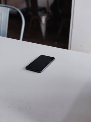 Iphone 8 Op Tafel — iPhone 7 Plus Muurpapier