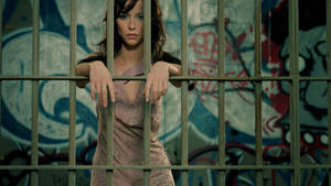 Jennifer Love Hewitt in die tronk agtergrond
