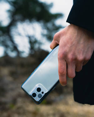 Jong Man Met Oppo Toestel