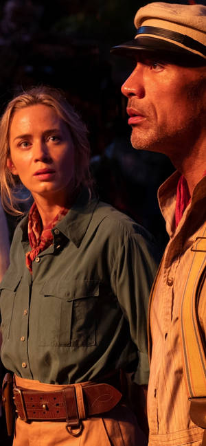 Jungle Cruise 2021 Frank en Lily mobiele agtergrond. — iPhone 12 mini Muurpapier