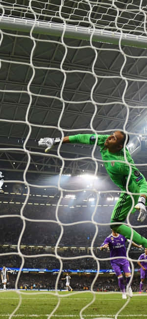 Keylor Navas in aksie op die veld — Nokia Muurpapier