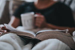 Knus boek-estetiek muurpapier — Boek estetika Muurpapier