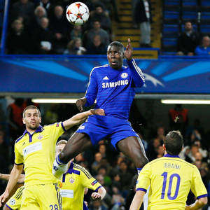 Kurt Zouma Byna Kopbal — Tecno Phantom V Flip2 Muurpapier