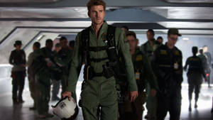 Liam Hemsworth as Jake Morrison in die fliek Independence Day-agtergrond — iMac Muurpapier