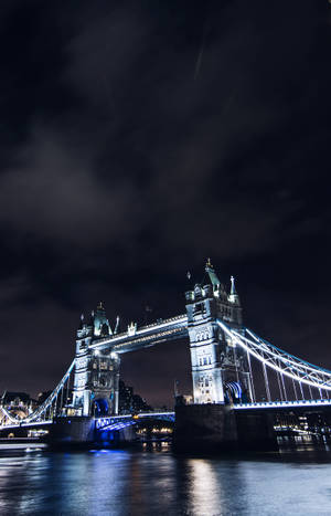 Lighted Tower Bridge Night Time wallpaper — Galaxy Tab S10+ Muurpapier