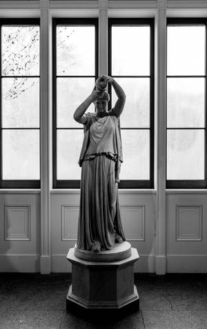 Majestueuse Griekse Standbeeld van Antigone — POCO Pad M1 Muurpapier