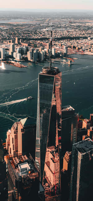 New York Vryheidstoring Filmiese Topskoot — Motorola Edge (2025) Muurpapier
