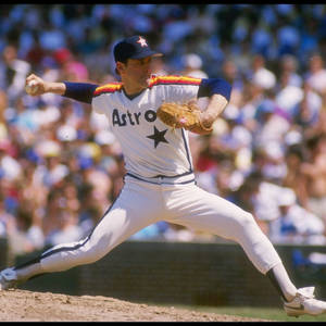 Nolan Ryan gooi-houding — Motorola Razr 2026 Muurpapier