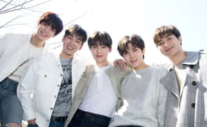 nuest — Kpop GIF Muurpapier