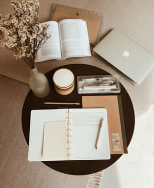 Estetiese Beige prente — Esteties beige Muurpapier