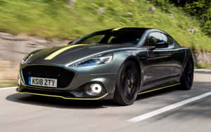 Onderskrif: Aston Martin Rapide S – 'n Samesmelting van krag en luukse — Steam Deck OLED Muurpapier