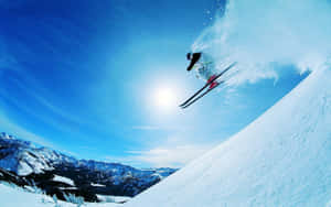 Opwindende Wintersport Aksie — MacBook Air M1 Muurpapier