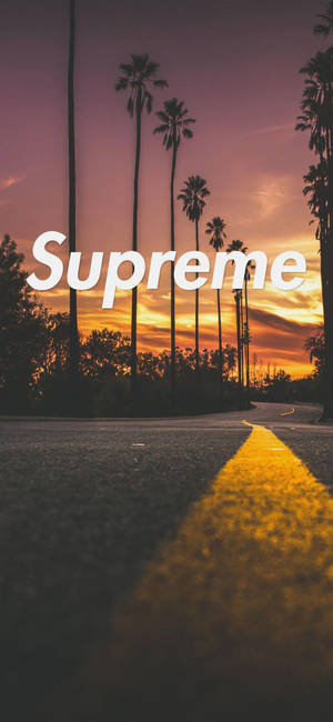 Oranje Supreme Logo Op Die Pad — iPhone 13 Pro Max Muurpapier