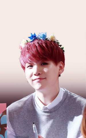 Oulike BTS Suga in Blomkroon — Oulike bts Muurpapier