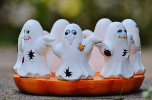 Oulike Halloween wit spook ornament agtergrond. — Oulike Halloween Muurpapier