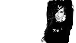 Oulike Jennifer Love Hewitt in Swart agtergrond