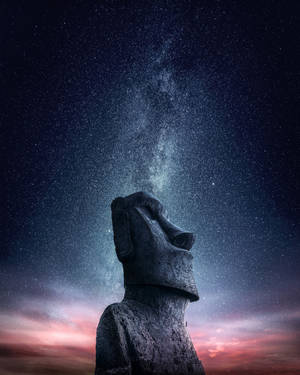 Paaseiland moai-beeld onder 'n sterrehemel snags, Paasagtergrond — 4:5 Muurpapier