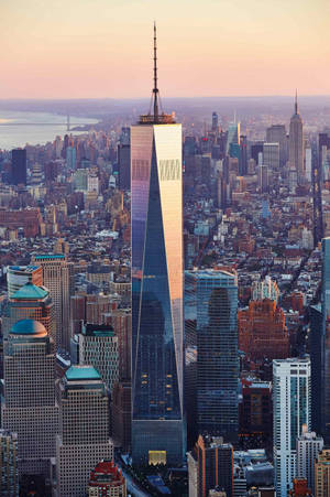 Pienk en blou One World Trade Center — Huawei MatePad Air (2026) Muurpapier