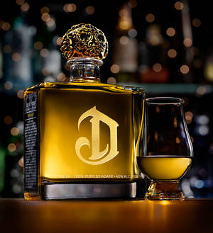 Premium Deleon Gold Tequila – 'n Huldronk aan die hoë lewe — Honor Magic V Muurpapier