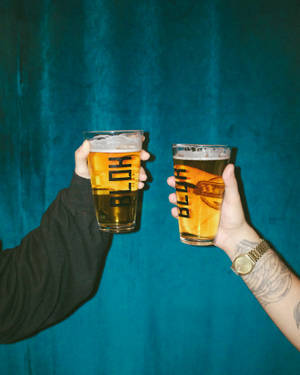 Estetiese Bierglase agtergrond — 4:5 Muurpapier