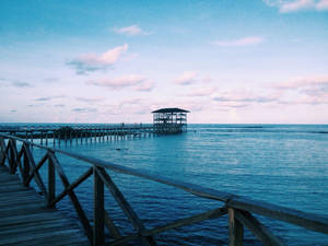Siargao-eiland Wolk 9 Pier-behangpapier — Hoë Kontras Muurpapier