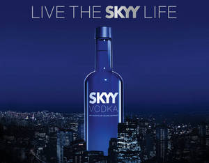 Skyy Vodka Live The Skyy Life Plakkaat — Donkerblou Muurpapier