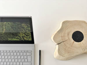 wit en swart skootrekenaar — Surface Muurpapier