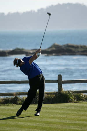 Steve Lowery Gholf Half-swaai — See-uitsig oor die see Muurpapier