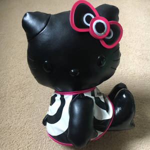 Swart Hello Kitty Halloween Speelding agtergrond — Hello Kitty Halloween Muurpapier