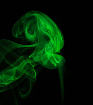 Swirling Green Smoke In Black-agtergrond — Galaxy Z Vou Muurpapier