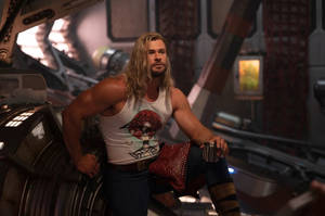 Thor Liefde en Donder gespierde Thor-agtergrond — Thor love and thunder GIF Muurpapier