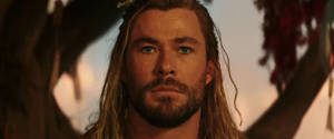 Thor Liefde en Donder Thor Odinson agtergrond — Thor love and thunder GIF Muurpapier