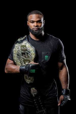 Tyron Woodley met Kampioenskapsgordel-agtergrond — 2:3 Muurpapier