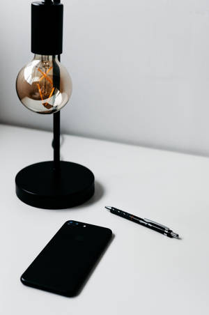 iPhone Lessenaar Met Lamp — Xiaomi Pad 8 Pro Muurpapier