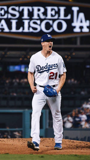 Walker Buehler Dodger 21 — Middernag Muurpapier