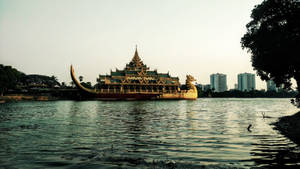 Yangon Drywende Restaurant Agtergrond — iMac Muurpapier