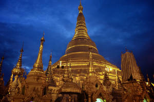 Yangon Shwedagon Sonsondergang Agtergrond — Skemer Muurpapier