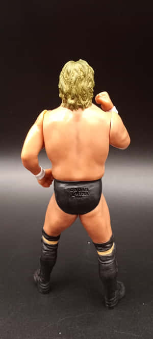 Yoshihiro Takayama Standbeeld wat Agtertoe Kyk — Honor Play10 Muurpapier